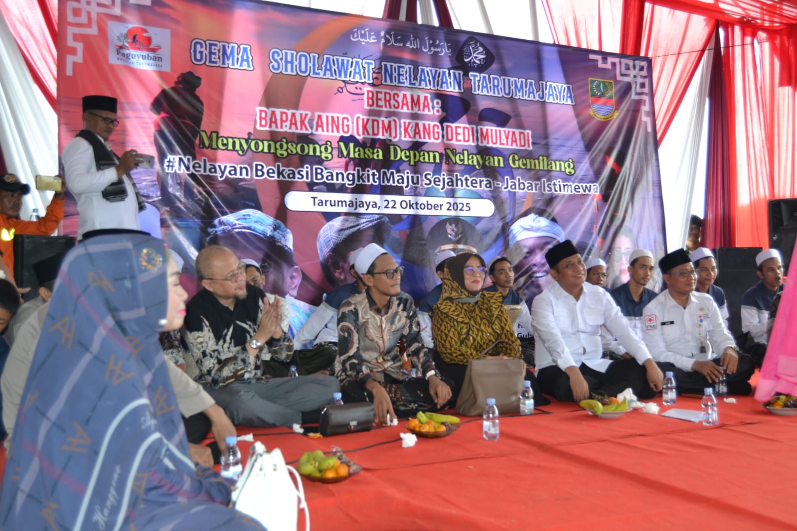 Hj. Siti Qomariyah Hadiri Gema Sholawat Nelayan Tarumajaya: “Mereka Harus Diberdayakan, Tanpa Nelayan Kita Takkan Nikmati Ikan Segar”