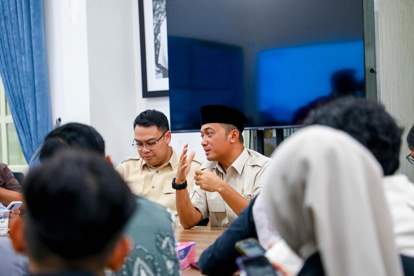 Komitmen Transparansi: Pemerintah Jaring Aspirasi Media dalam Dialog Terkait Evaluasi Kinerja ESDM Komitmen Transparansi: Pemerintah Jaring Aspirasi Media dalam Dialog Terkait Evaluasi Kinerja ESDM