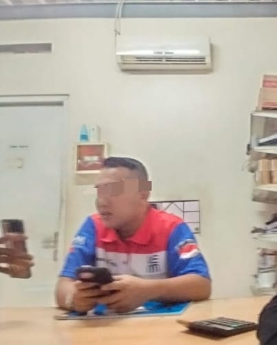 Pengawas SPBU 24.351.125 Jalan Sultan Agung Mengakui Dan Ijinkan Pelangsir Atau Pengecor BBM Subsidi Ke Mafia Minyak Subsidi !! Pengawas SPBU 24.351.125 Jalan Sultan Agung Mengakui Dan Ijinkan Pelangsir Atau Pengecor BBM Subsidi Ke Mafia Minyak Subsidi !!