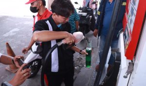 Respons Cepat Polres Gresik Redam Kekhawatiran Warga, Dua SPBU Terbukti Bersih dari Air Respons Cepat Polres Gresik Redam Kekhawatiran Warga, Dua SPBU Terbukti Bersih dari Air