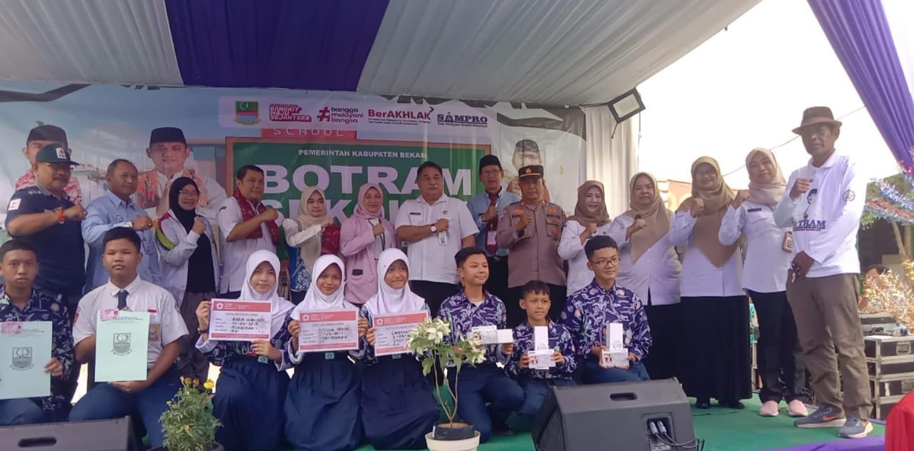 Botram Sekolah Hadir di SMPN 1 Babelan, Dorong Layanan Publik dan Kreatifitas Siswa Botram Sekolah Hadir di SMPN 1 Babelan, Dorong Layanan Publik dan Kreatifitas Siswa