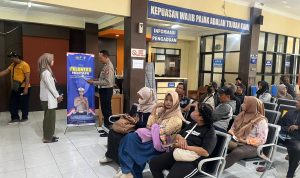 Polantas Menyapa di Kediri Kota Bikin Layanan Samsat Jadi Lebih Cepat, Humanis dan Profesional Polantas Menyapa di Kediri Kota Bikin Layanan Samsat Jadi Lebih Cepat, Humanis dan Profesional