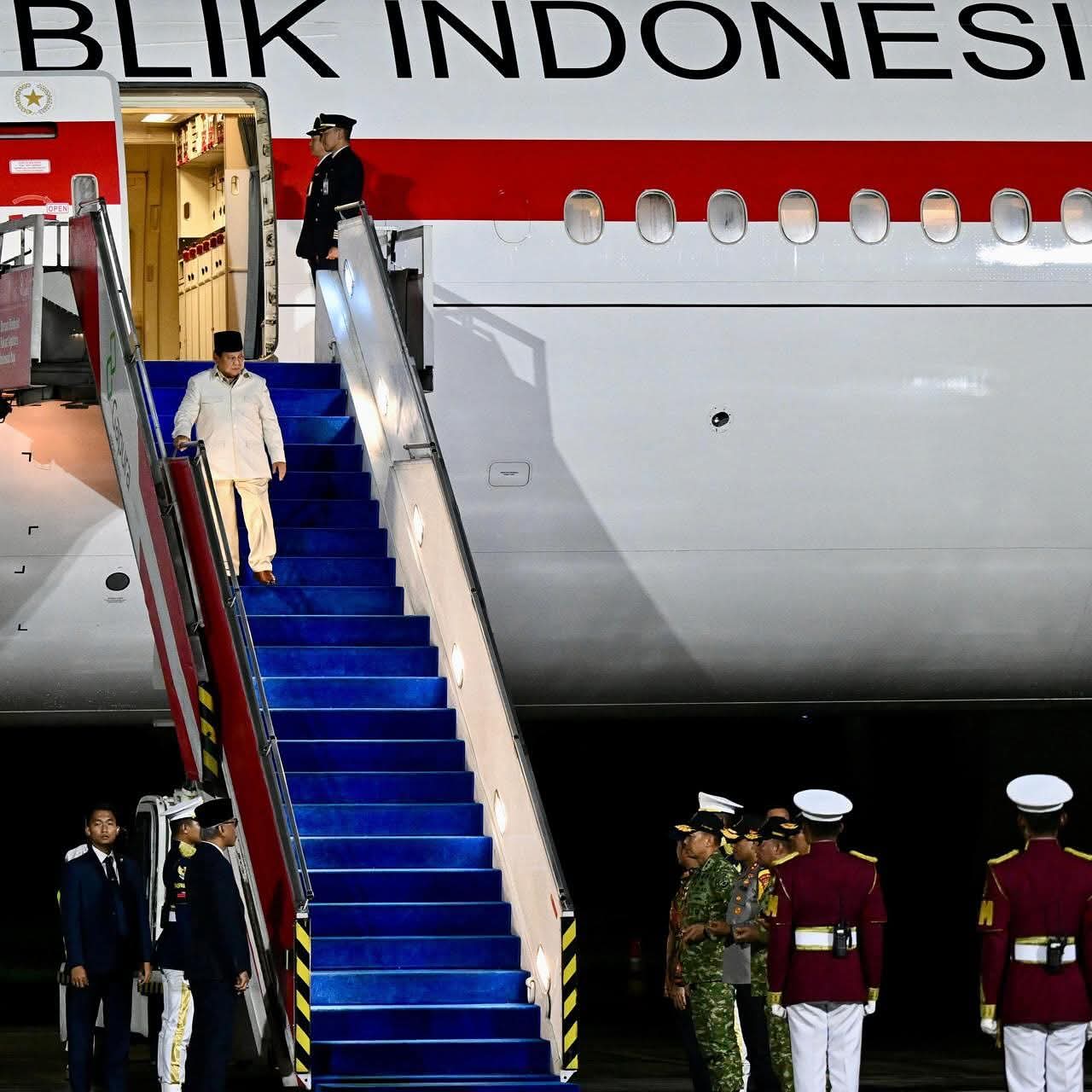 Presiden Prabowo Tiba di Tanah Air Usai Tuntaskan Rangkaian KTT APEC 2025 di Republik Korea