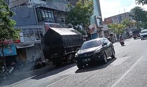 Truck Lawan Arus di Jalan Ngaglik, Satlantas Polrestabes Surabaya Dituding Lalai Saat Jam Rawan Macet