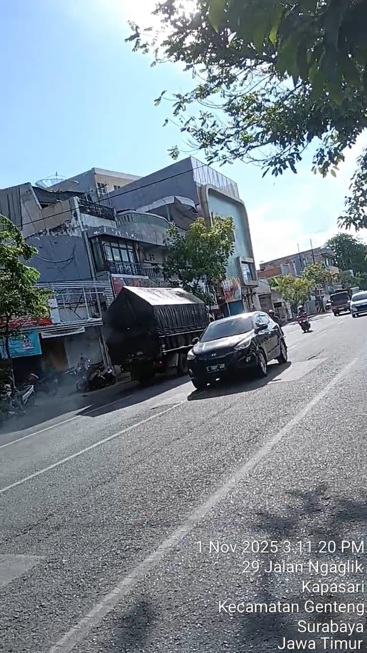 Truck Lawan Arus di Jalan Ngaglik, Satlantas Polrestabes Surabaya Dituding Lalai Saat Jam Rawan Macet