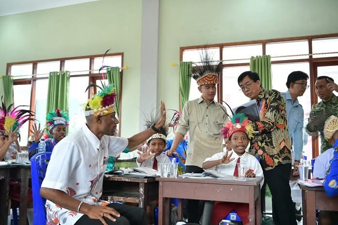 Tinjau Pembelajaran Metode GASING di Manokwari, Wapres Dorong Siswa Papua Cinta Matematika