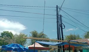 Oknum Petugas PLN Yang Diduga Melakukan Sambungan Listrik Secara Ilegal di Pasar Malam  Akhirnya Di Panggil Manajer PT PLN ULP 3 Maros Oknum Petugas PLN Yang Diduga Melakukan Sambungan Listrik Secara Ilegal di Pasar Malam  Akhirnya Di Panggil Manajer PT PLN ULP 3 Maros
